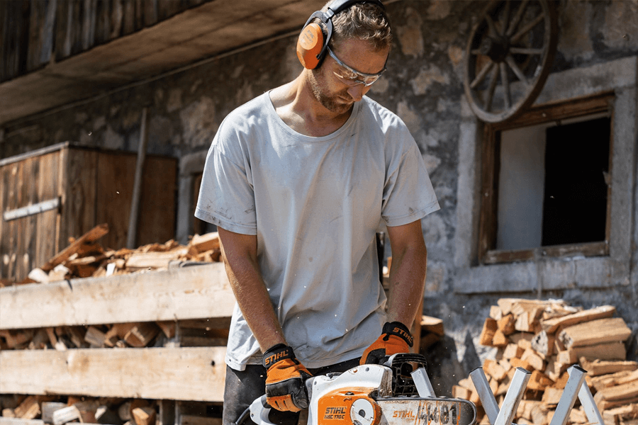 Chainsaw Hearing1